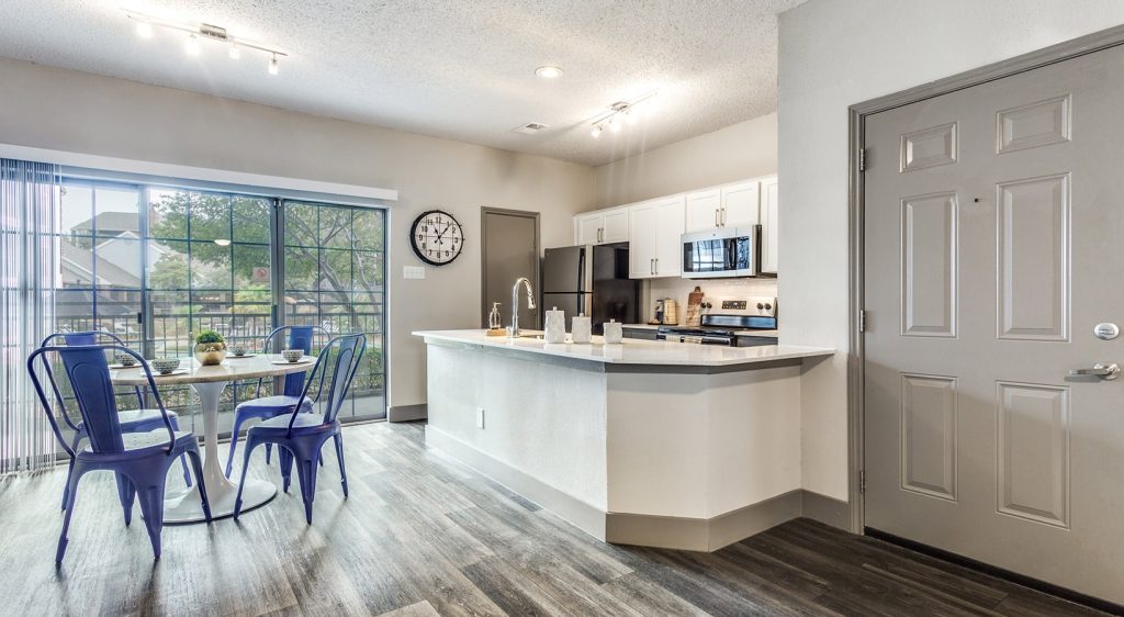 Luxury Apartments for Rent in Irving, TX Hyde Park at Valley Ranch